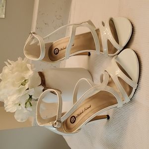 BRAND NEW Michael Antonio White Dressy Shoes